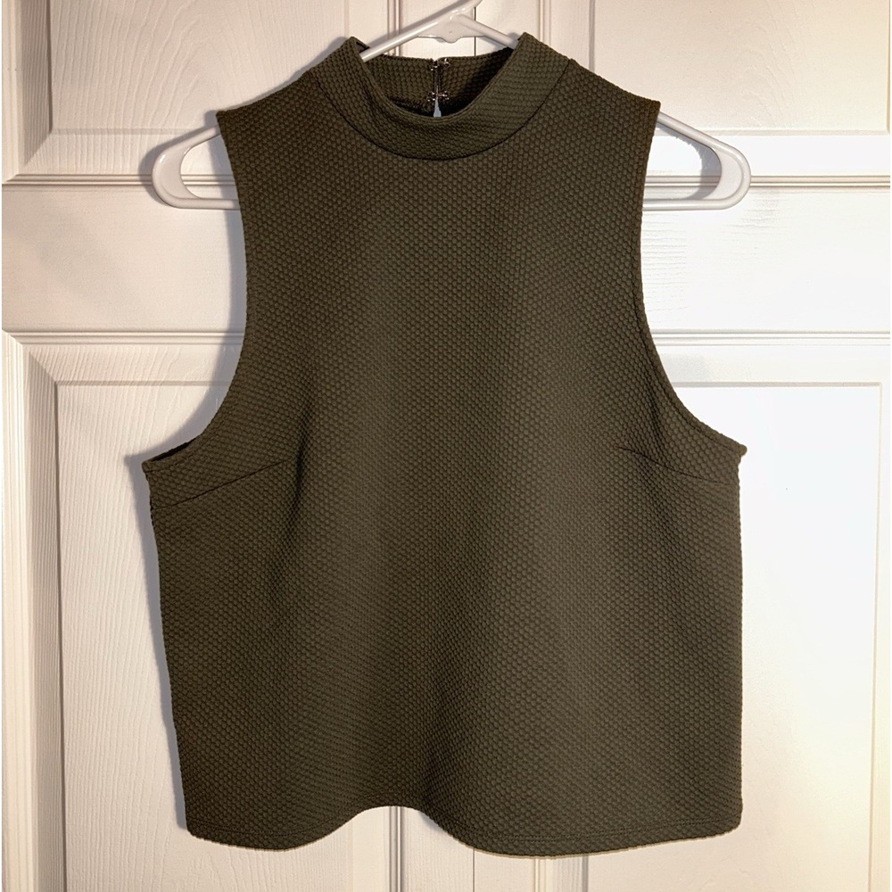 Express CorpCore Women's Army Green Textured Knit Mock Neck Sleeveless Tank Sz M